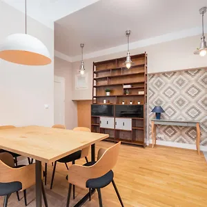 https://apartment-premium-nowy-swiat-by-your-freedom.warsawhotelspoland.com